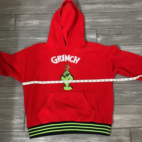 Grinch Forever 21 Hoodie Sweatshirt Size  S Red Pullover Embroidered Loose Fit - Picture 6 of 13